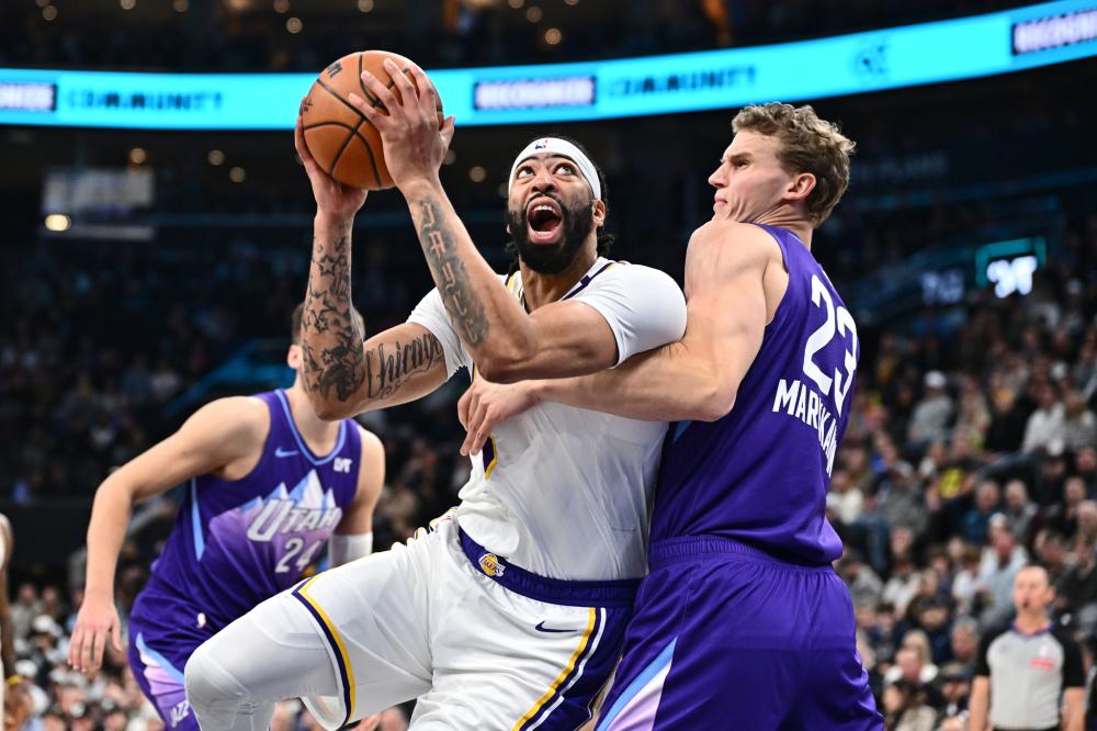 都充满了悬 都充满了悬