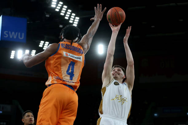 昆库出售给 昆库出售给